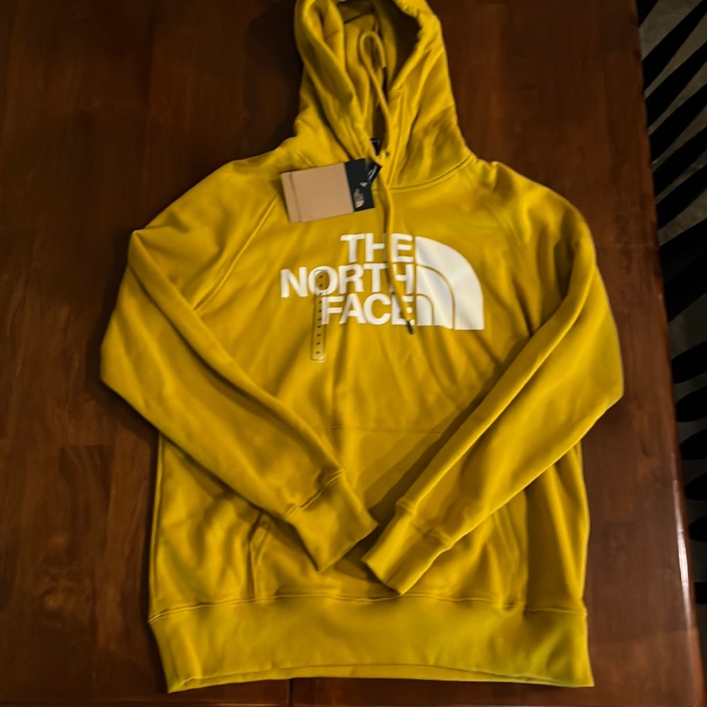 NWT North Face Women’s Size Medium Hoody